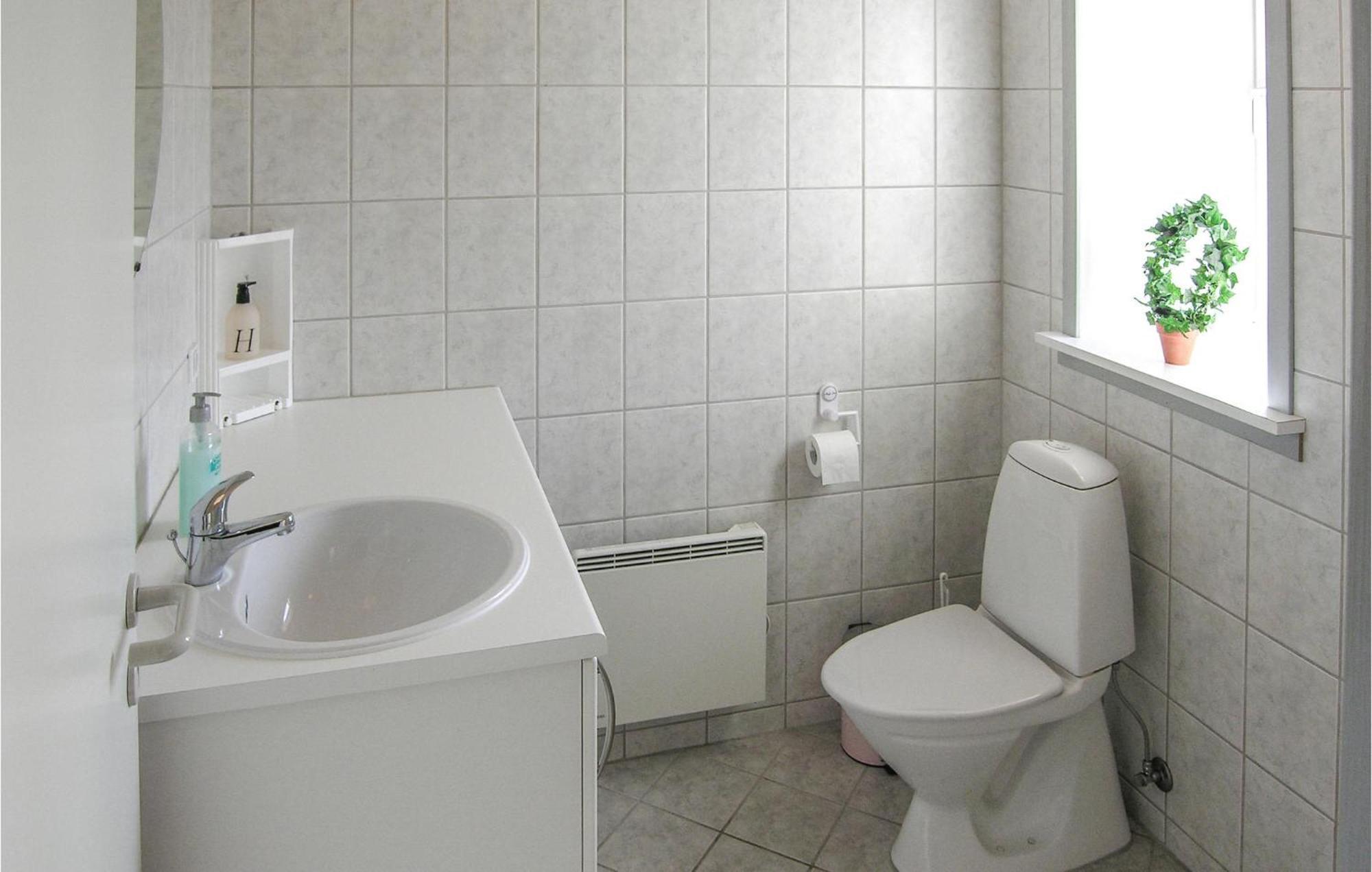 2 Bedroom Gorgeous Home In Hvide Sande Havrvig Exterior photo