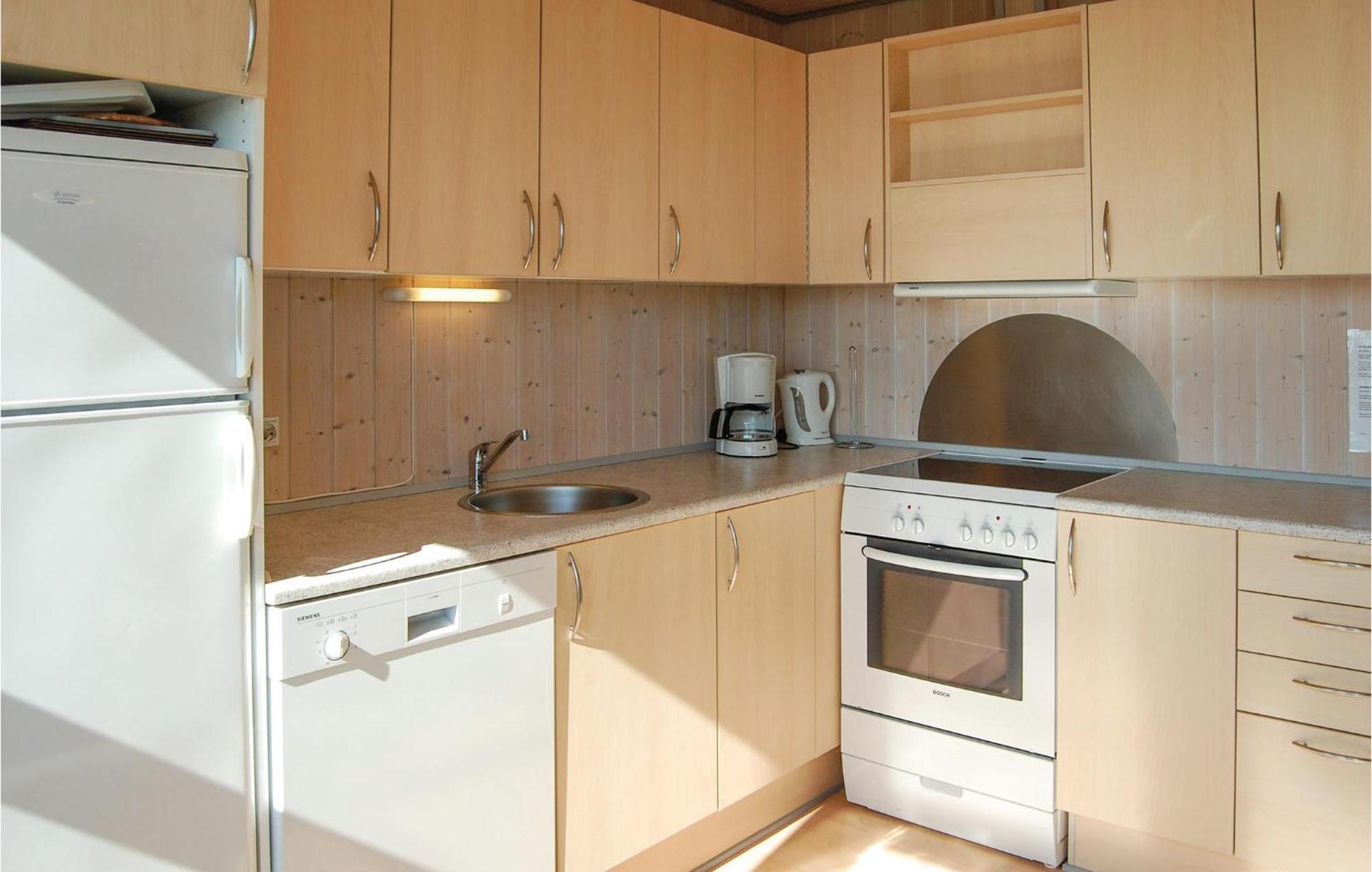 2 Bedroom Gorgeous Home In Hvide Sande Havrvig Exterior photo